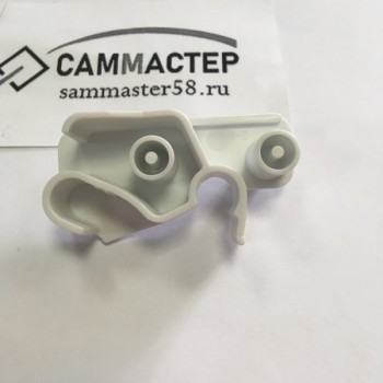 Петля щитка м/к хол-ка INDESIT ARISTON C00510437