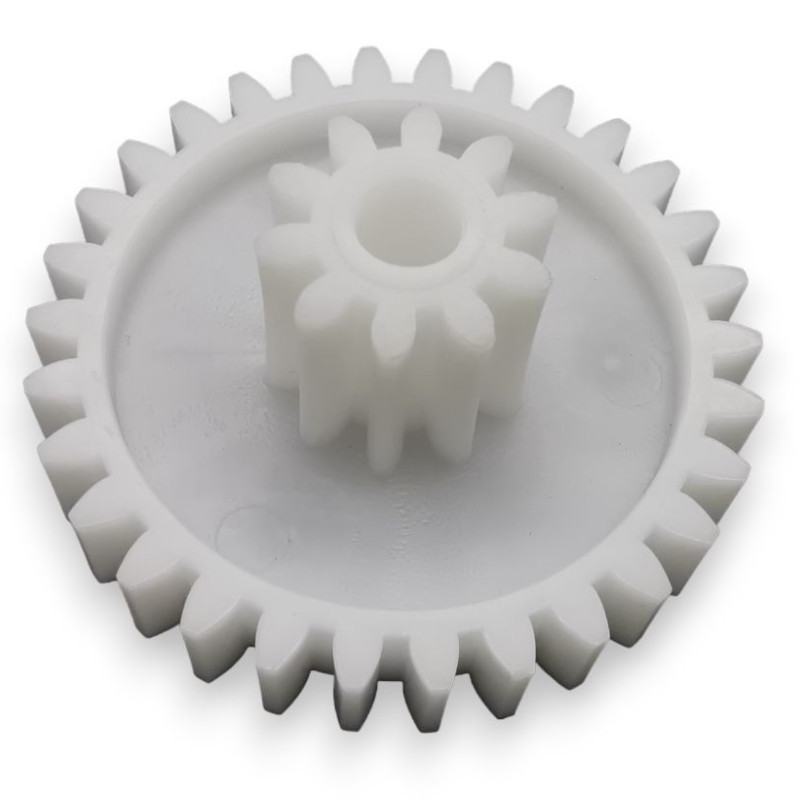 Шестерня для мясорубки 30/10 зубьев Redmond,Polaris,Moulinex,Vitek и др.
